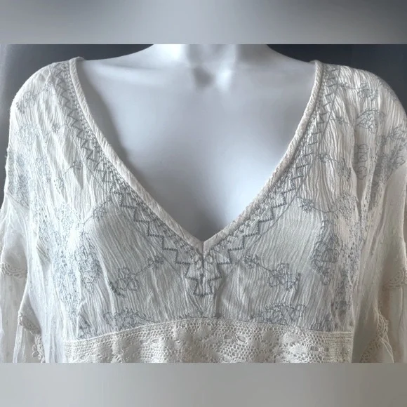 American Eagle Outfitters Blue Embroidered Lace Lightweight Boho Tunic Blouse MD - Picture 2 of 16